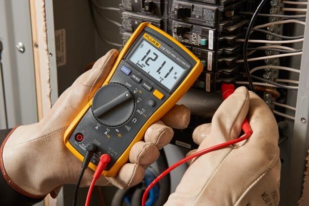 Fluke 115 Field Technicians Digital Multimeter - Image 3